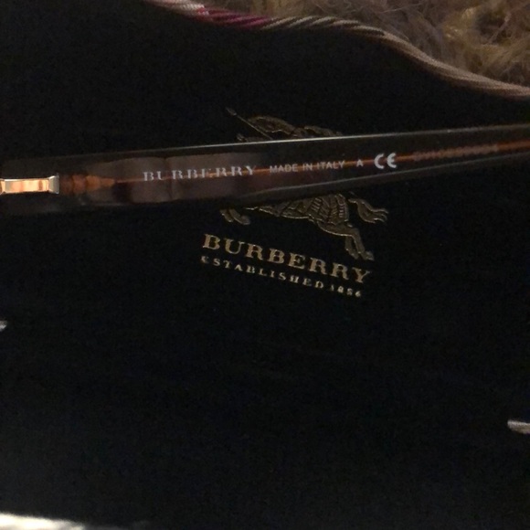 Burberry prescription glasses/frames - Picture 5 of 8